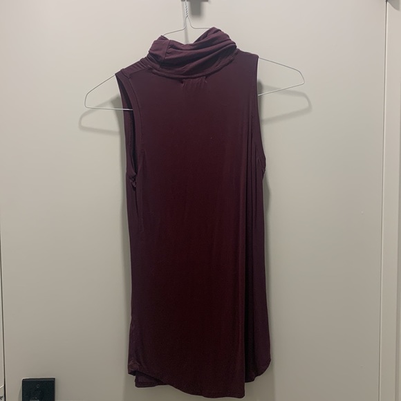 Burgundy turtle neck tank top size small - Picture 2 of 2